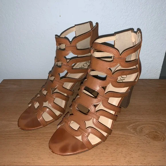 Heels - Picture 3 of 5